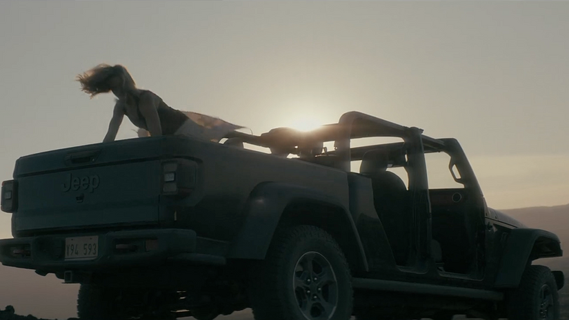 JEEP GLADIATOR "ENTERTAINED"